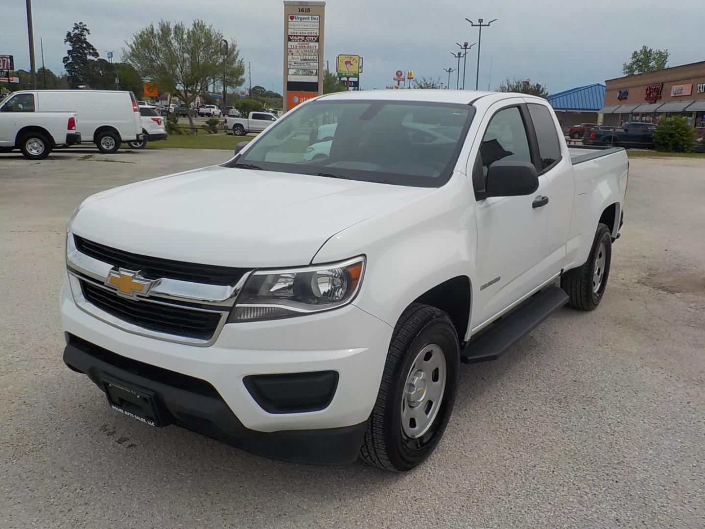 2018 White /Gray Chevrolet Colorado Work Truck Ext. Cab 2WD (1GCHSBEA6J1) with an 2.5L L4 DOHC 16V GAS engine, 6A transmission, located at 1617 W Church Street, Livingston, TX, 77351, (936) 327-3600, 30.710995, -94.951157 - Awesome little work truck! - Photo#3